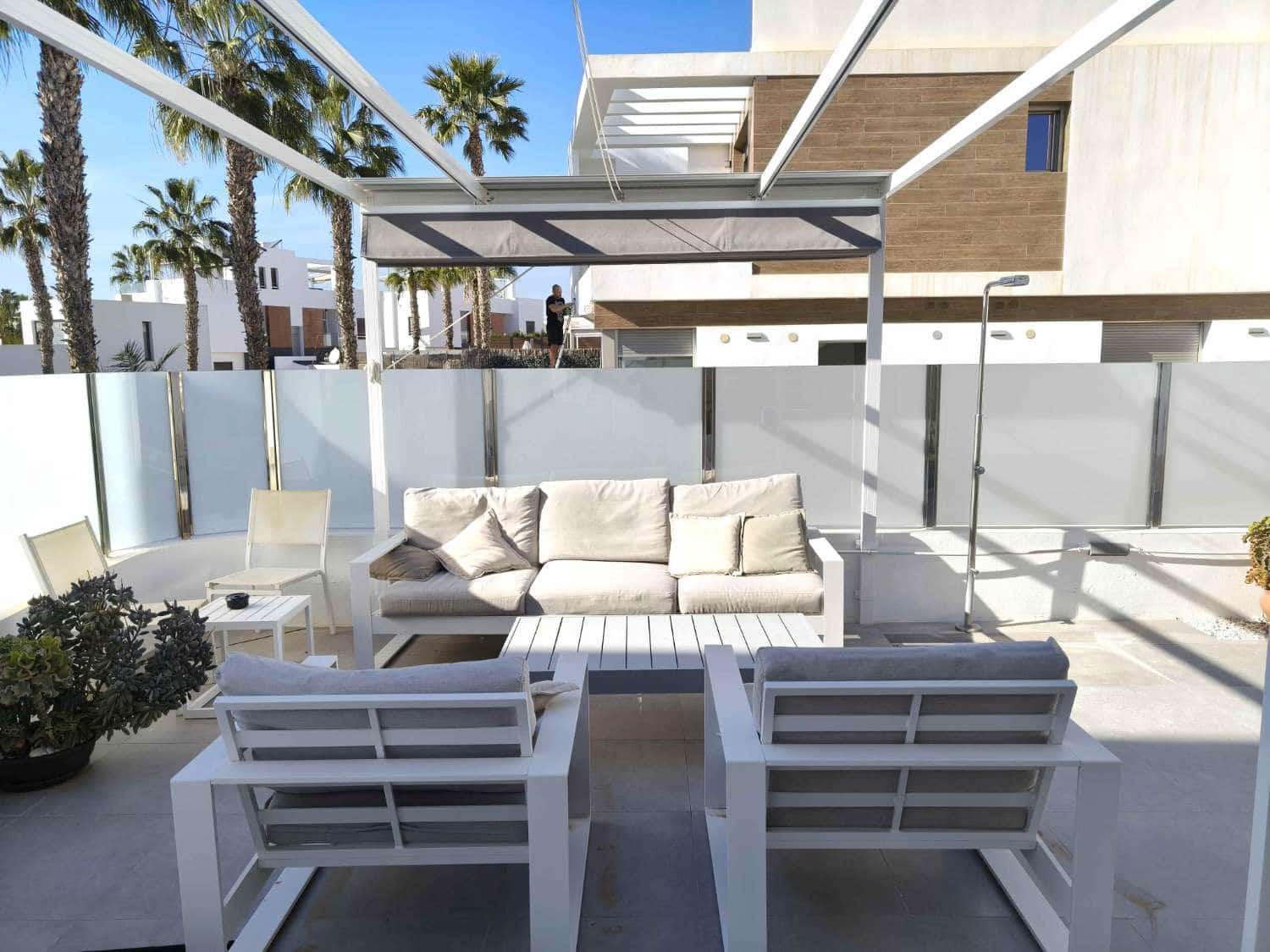 4 soveværelse Villa til salg i Orihuela Costa med swimmingpool garage - € 399.000 (Ref: 9535788)