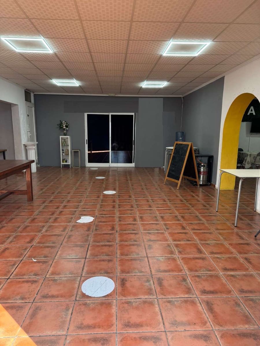 Azienda in vendita in Torrevieja - 550.000 € (Rif: 9540911)