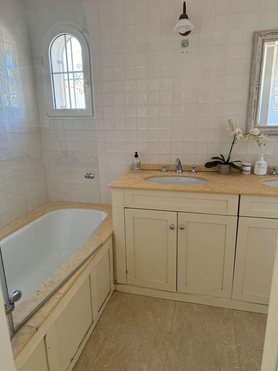 4 sovrum Villa till salu i Playa Flamenca med pool - 870 000 € (Ref: 9540912)