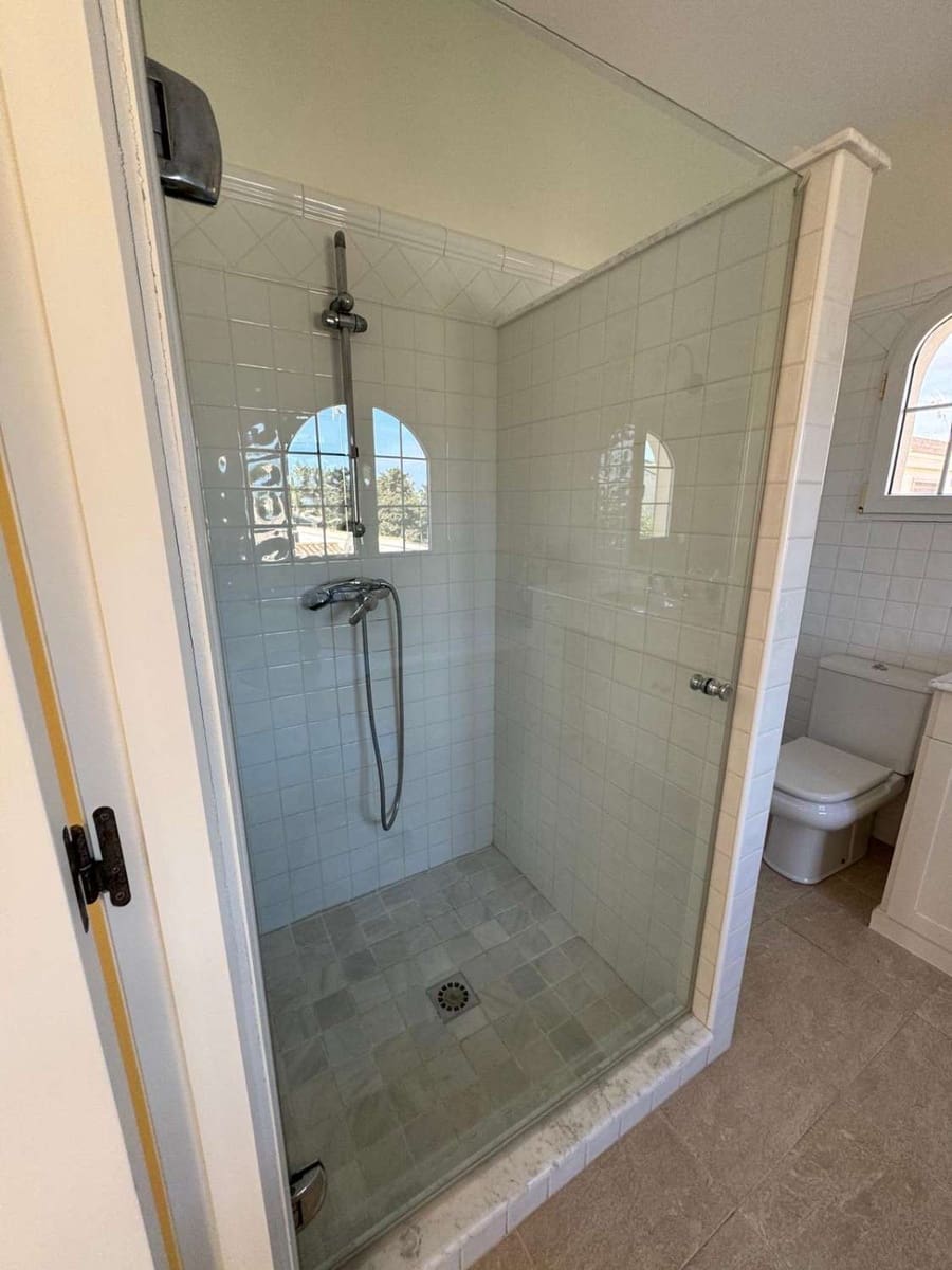 4 sovrum Villa till salu i Playa Flamenca med pool - 870 000 € (Ref: 9540912)