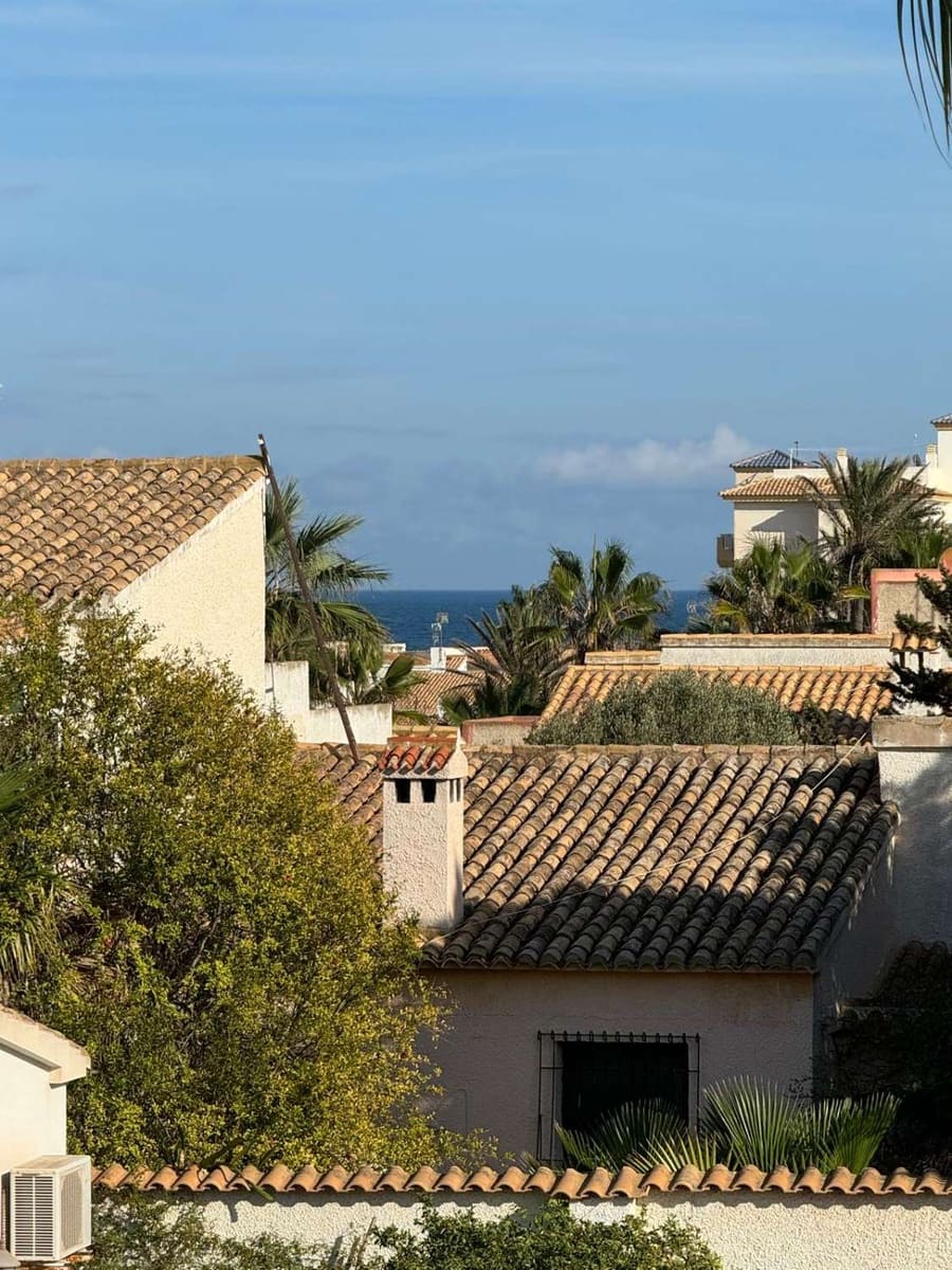 4 sovrum Villa till salu i Playa Flamenca med pool - 870 000 € (Ref: 9540912)