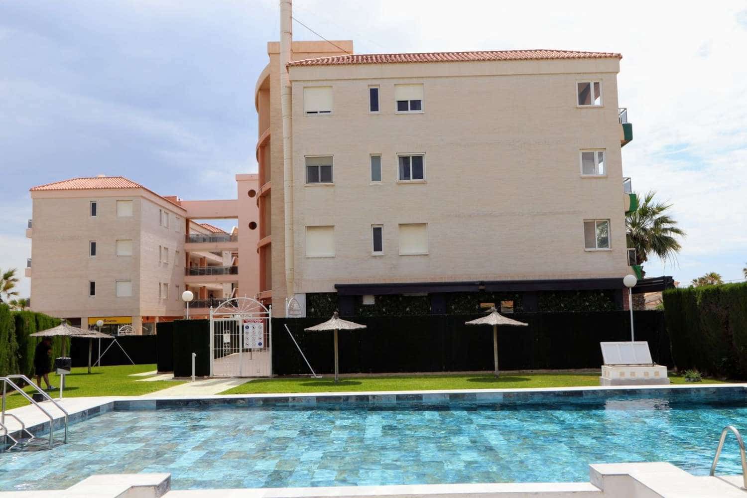 3 soveværelse Lejlighed til salg i Playa Flamenca med swimmingpool - € 340.000 (Ref: 9543158)