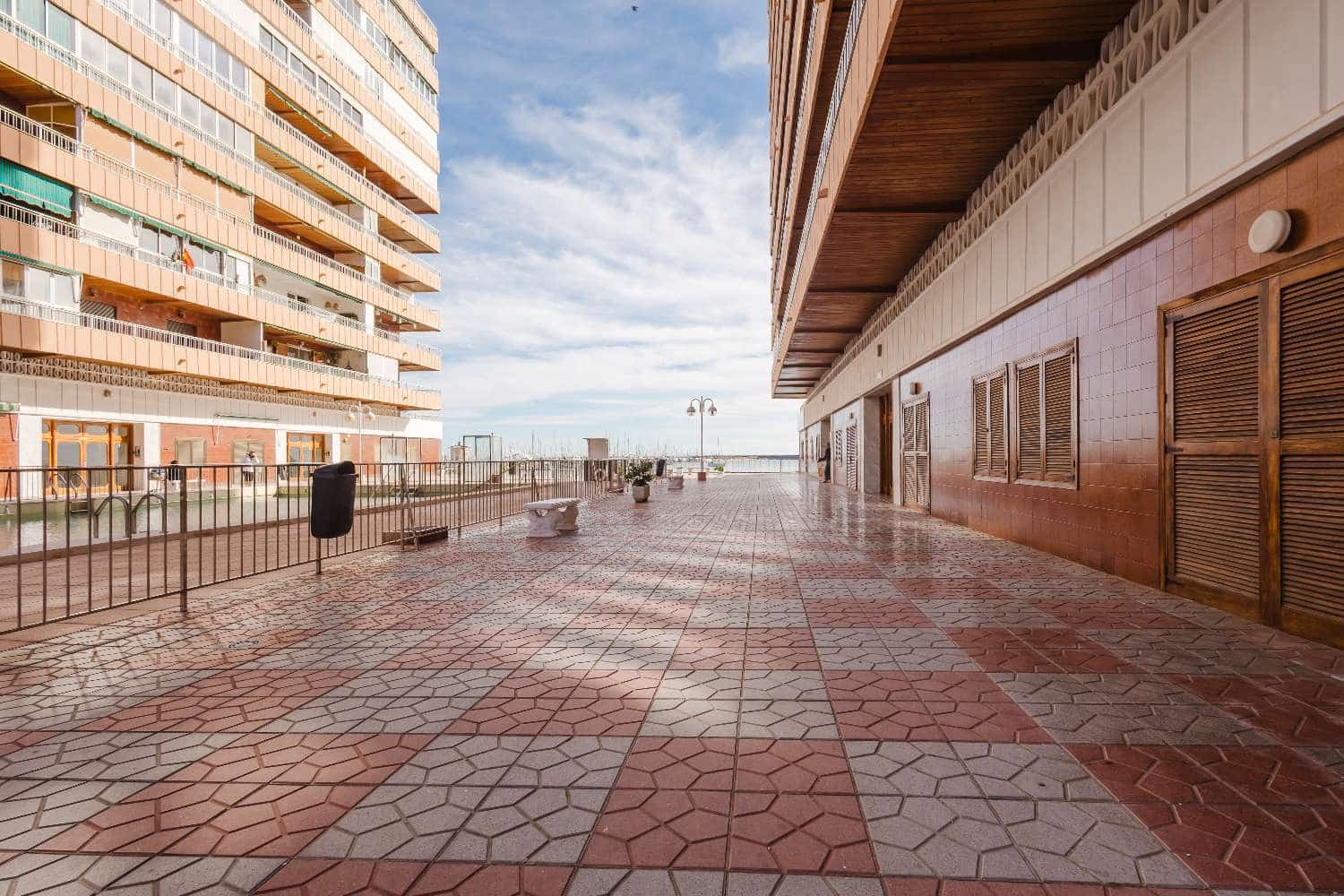 3 soveværelse Lejlighed til salg i Torrevieja med swimmingpool - € 244.990 (Ref: 9551079)