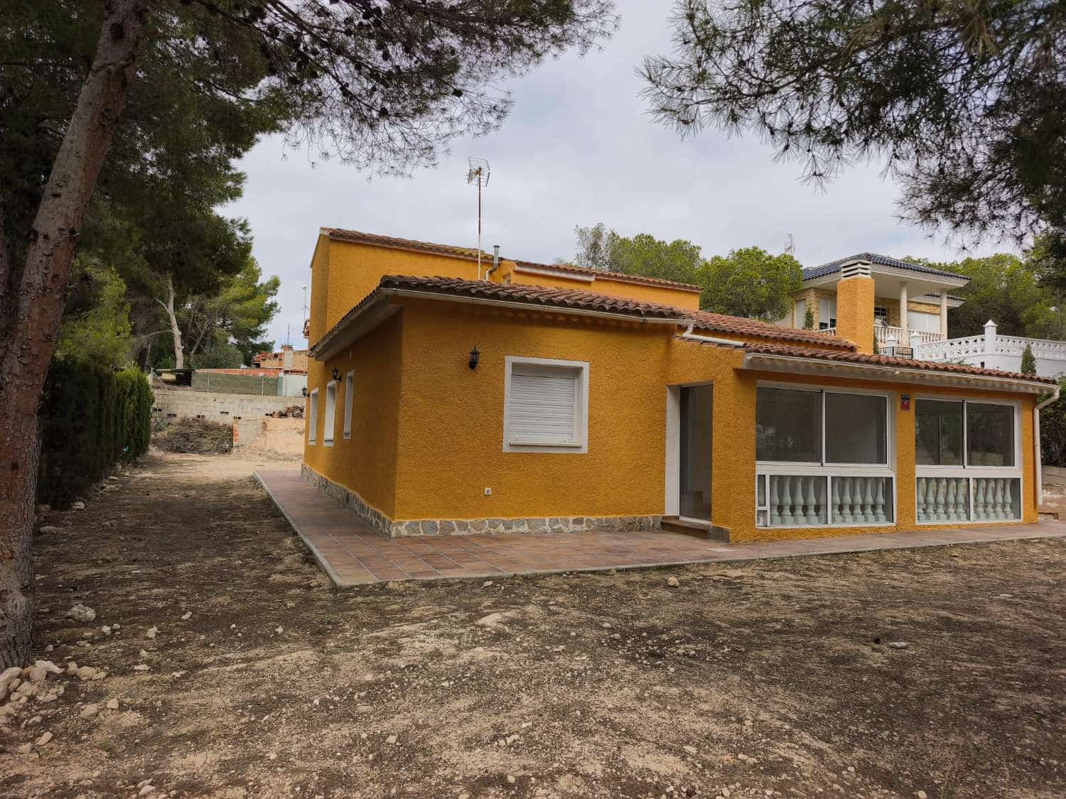 4 bedroom Villa for sale in Tibi - € 240,000 (Ref: 9568234)
