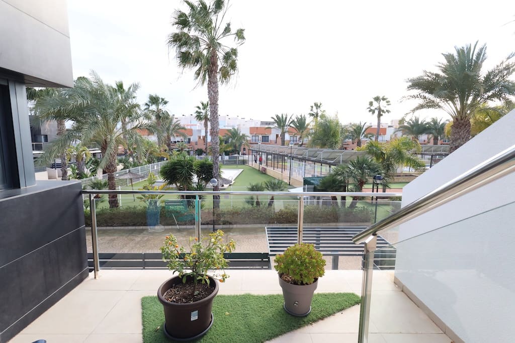 3 slaapkamer Bungalow te koop in Playa Flamenca met zwembad garage - € 375.000 (Ref: 9604702)