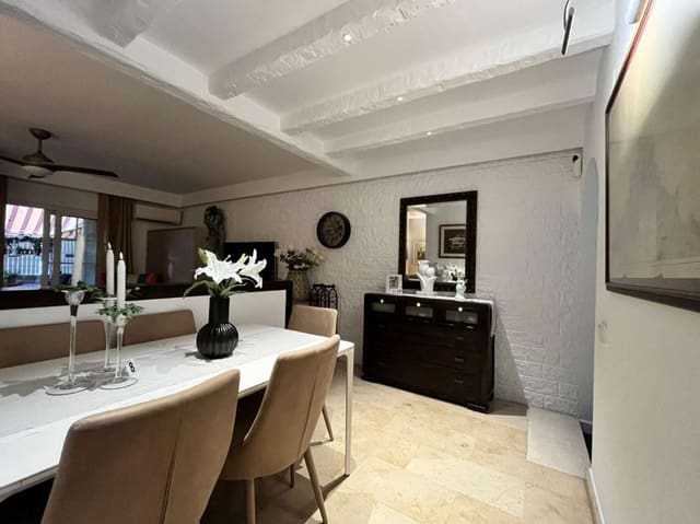 3 bedroom Apartment for sale in Centro, Torrevieja - € 260,000 (Ref: 9604704)