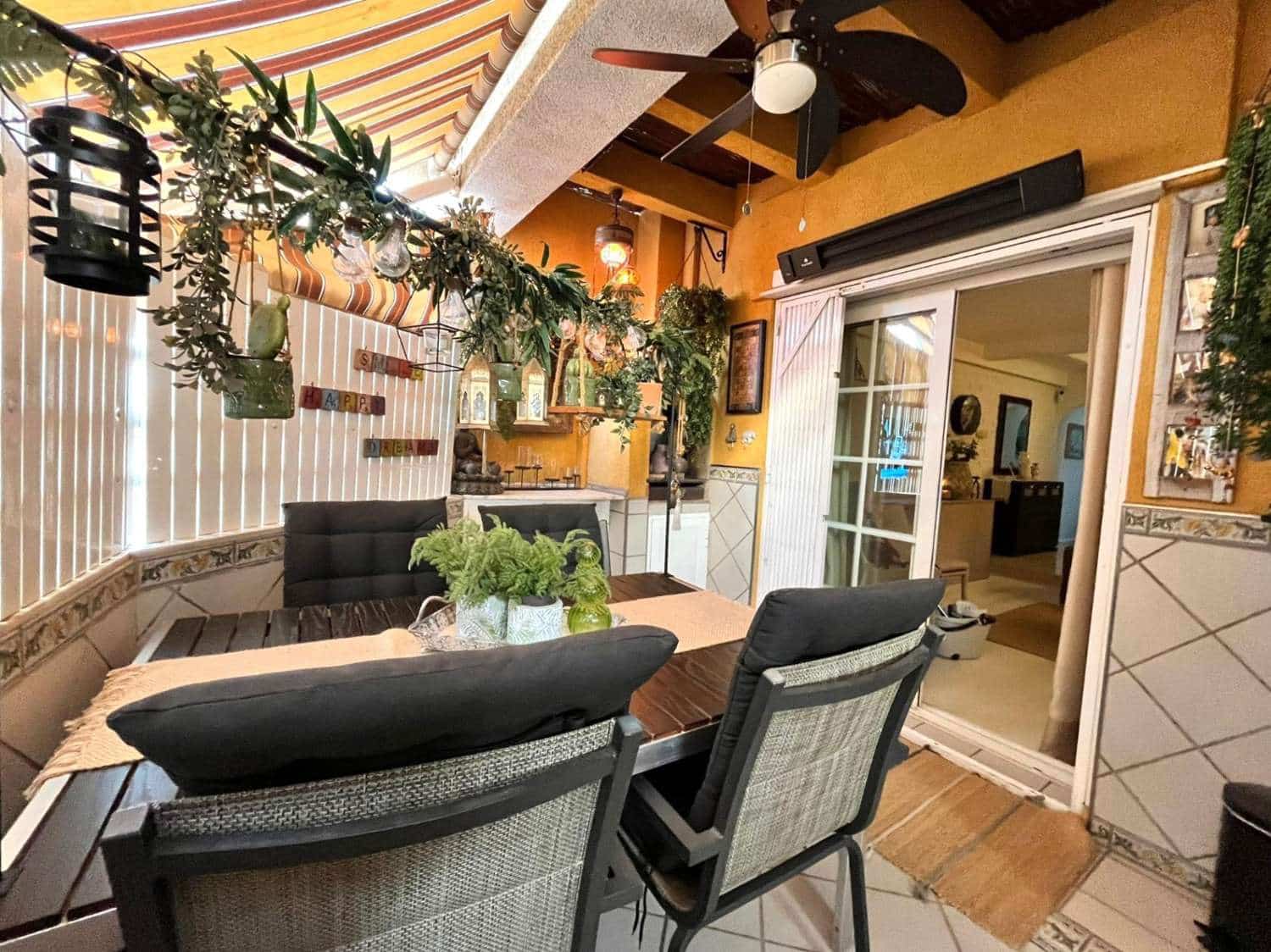 3 bedroom Apartment for sale in Torrevieja - € 260,000 (Ref: 9604704)