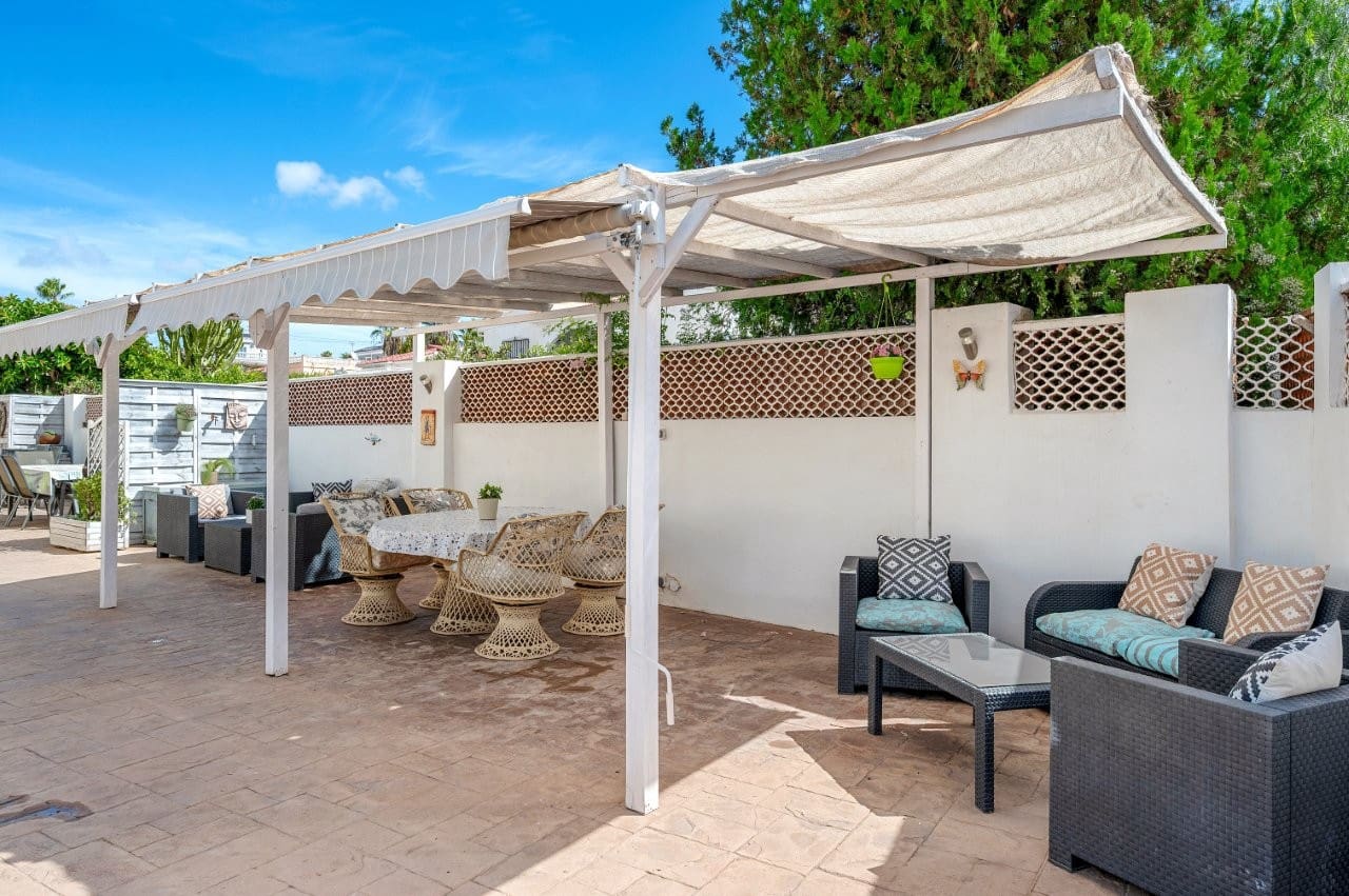 7 soverom Villa til salgs i Ciudad Quesada med svømmebasseng - € 699 000 (Ref: 9607610)