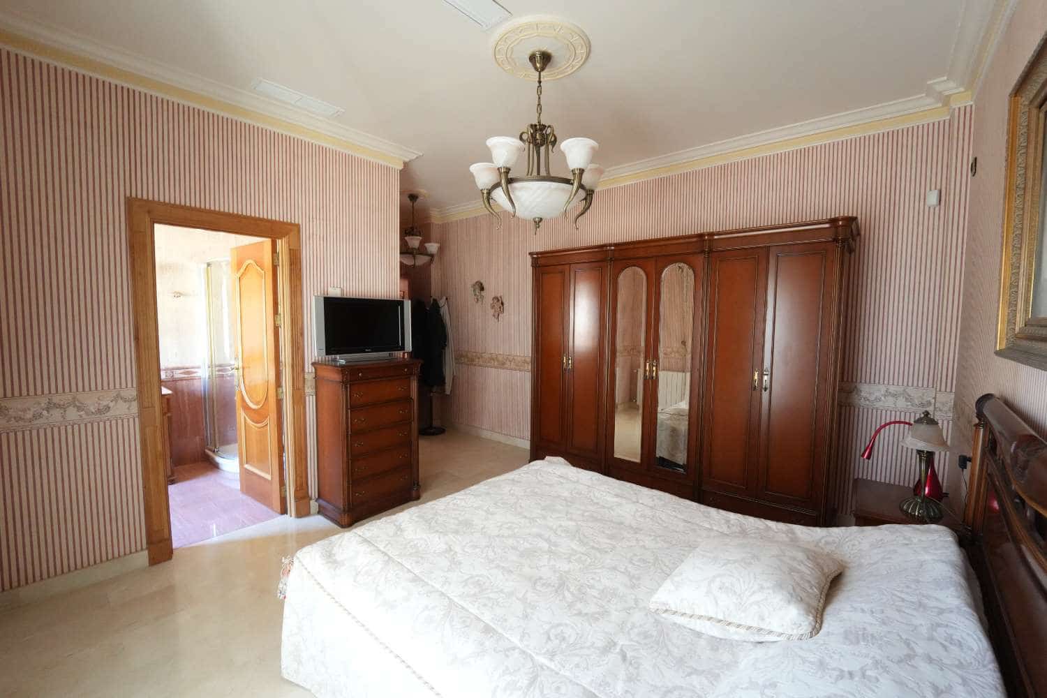 7 makuuhuone Huvila myytävänä paikassa Orihuela Costa mukana uima-altaan - 1 399 000 € (Ref: 9607612)