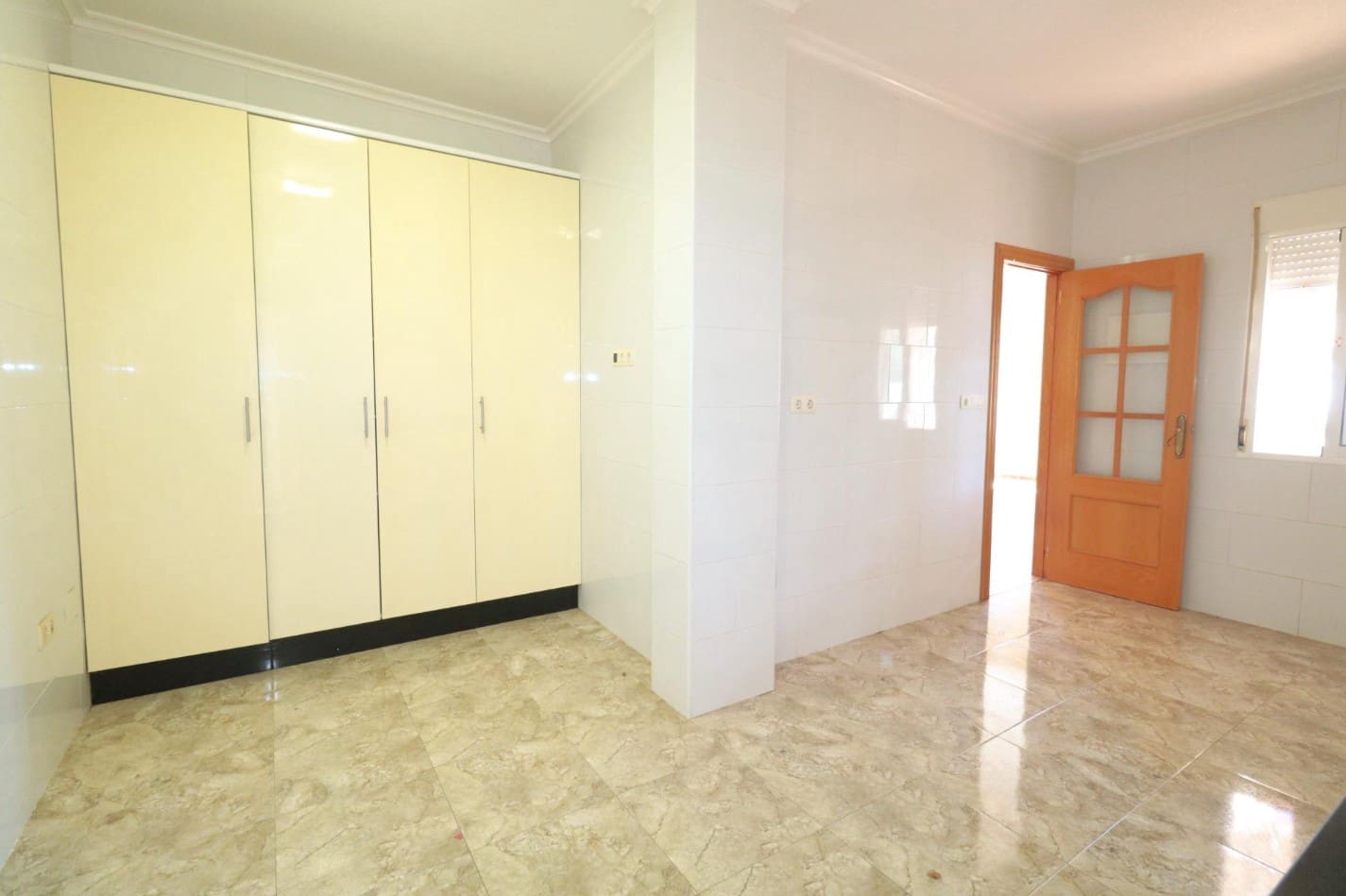 4 soverom Villa til salgs i Torrevieja med svømmebasseng garasje - € 360 000 (Ref: 9615245)