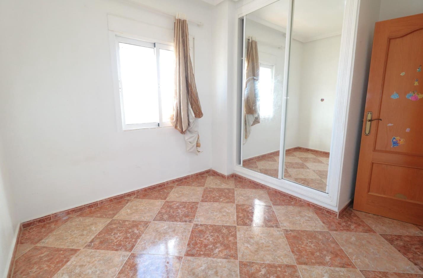 4 soverom Villa til salgs i Torrevieja med svømmebasseng garasje - € 360 000 (Ref: 9615245)