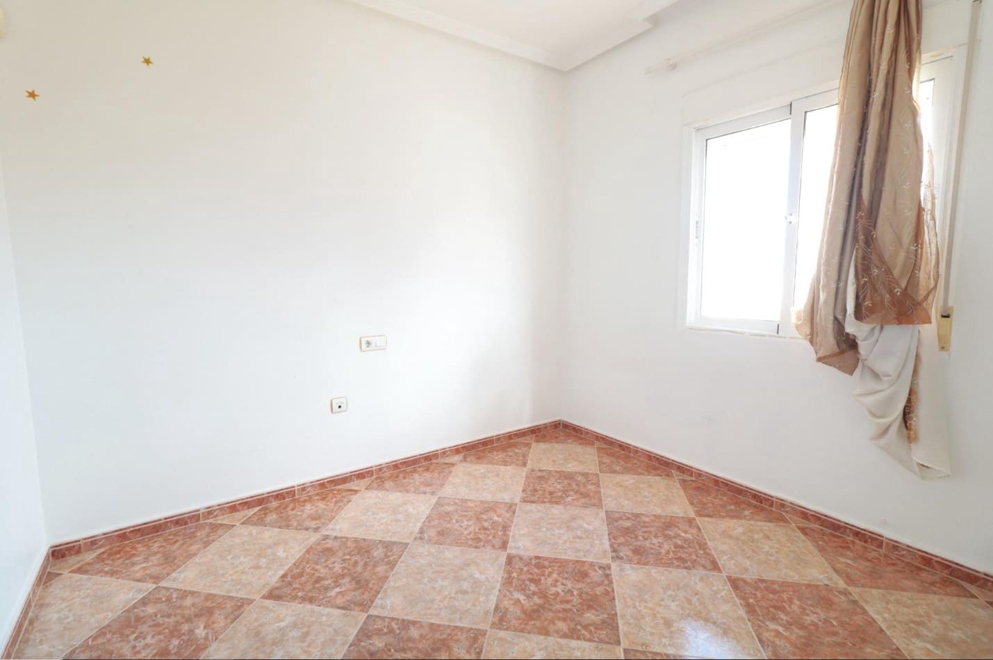 4 soverom Villa til salgs i Torrevieja med svømmebasseng garasje - € 360 000 (Ref: 9615245)