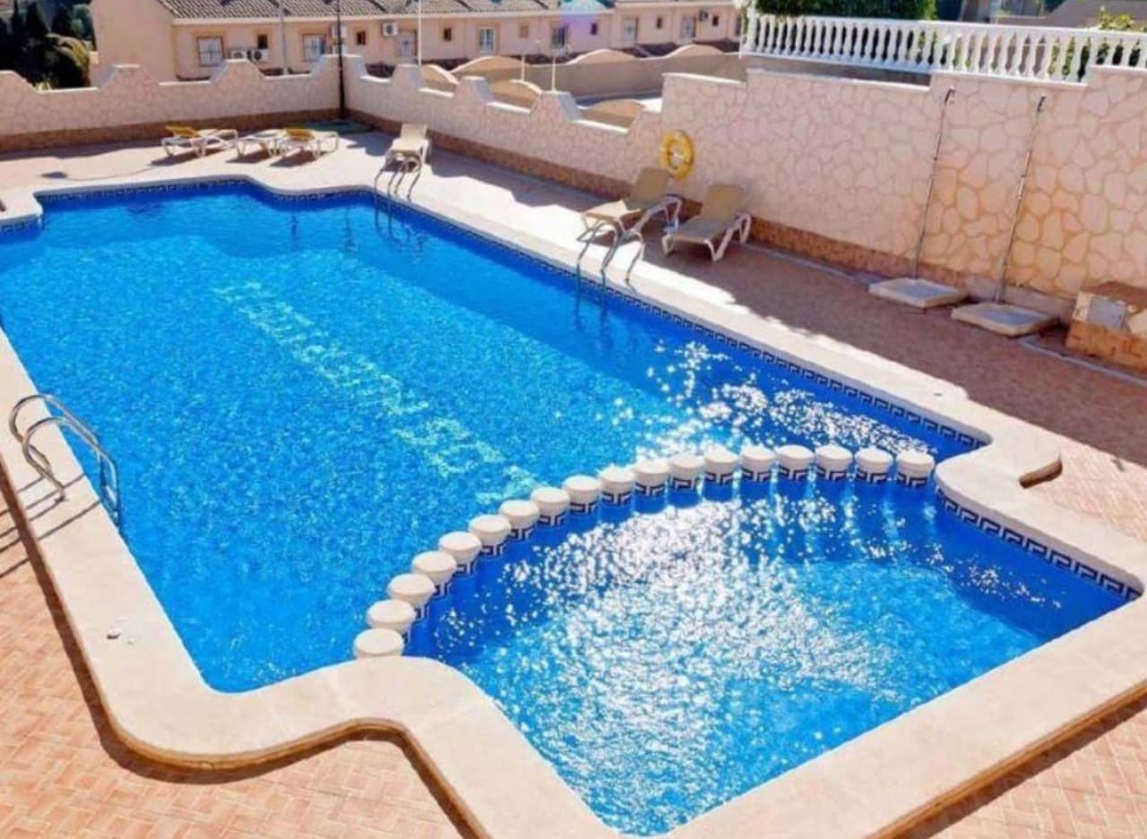 4 soverom Villa til salgs i Torrevieja med svømmebasseng garasje - € 360 000 (Ref: 9615245)