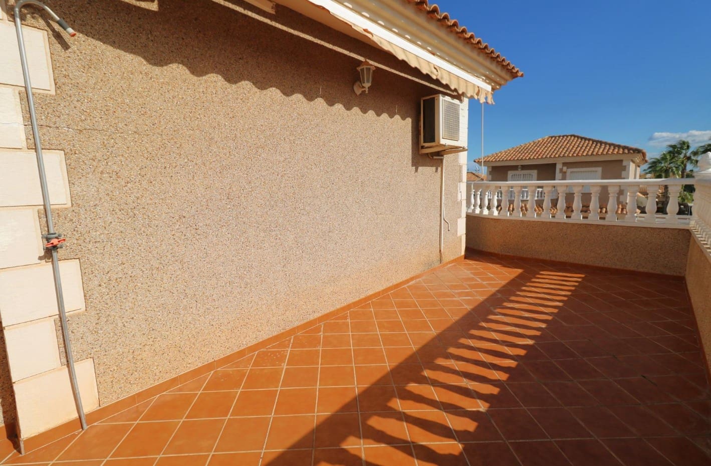 4 soverom Villa til salgs i Torrevieja med svømmebasseng garasje - € 360 000 (Ref: 9615245)