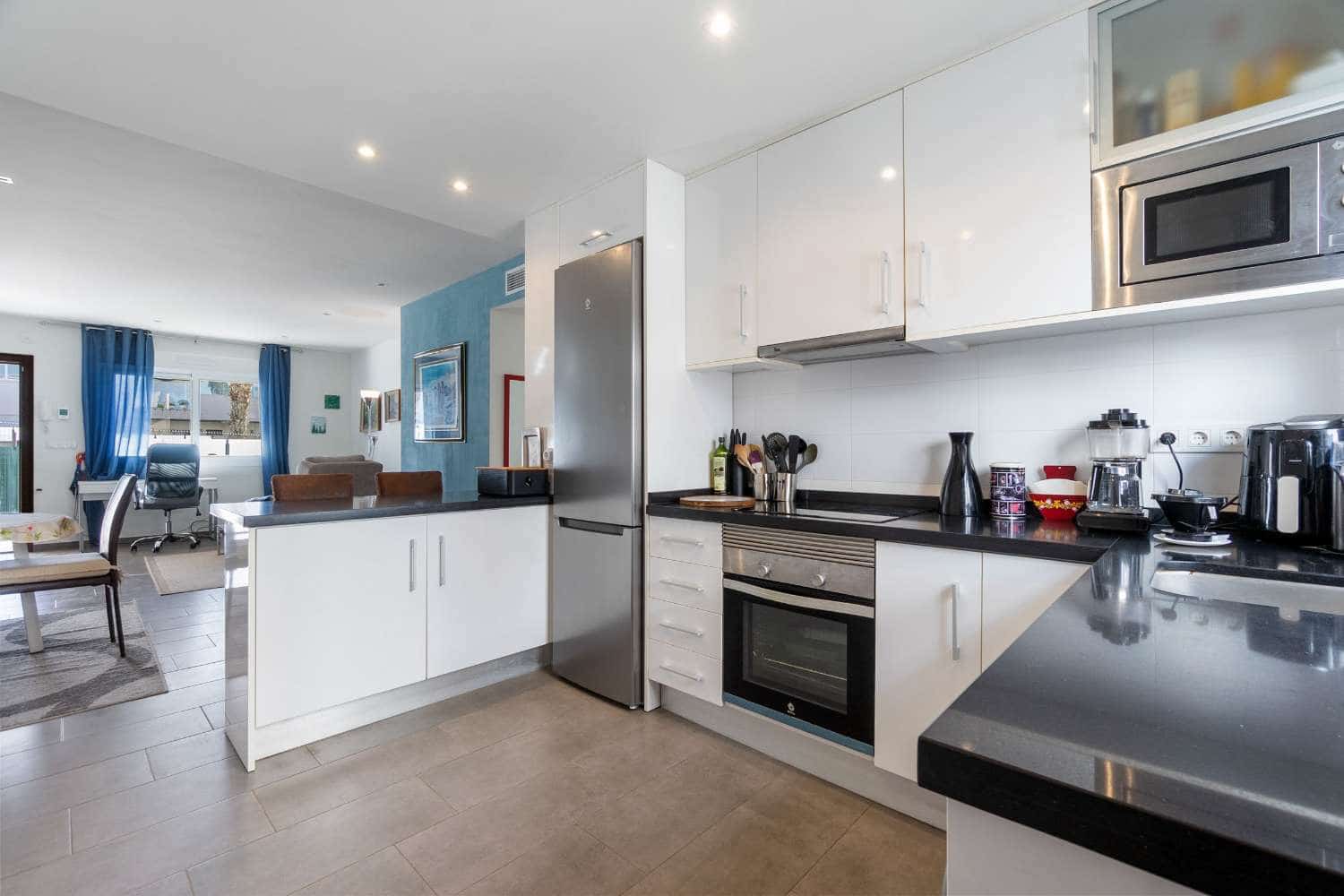 2 soveværelse Lejlighed til salg i Torrevieja med swimmingpool garage - € 265.000 (Ref: 9625403)