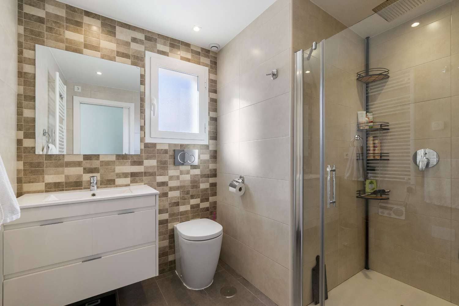 2 soveværelse Lejlighed til salg i Torrevieja med swimmingpool garage - € 265.000 (Ref: 9625403)