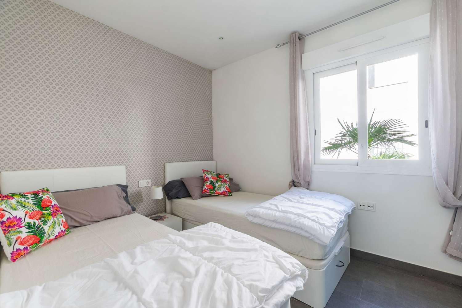 2 soveværelse Lejlighed til salg i Torrevieja med swimmingpool garage - € 265.000 (Ref: 9625403)