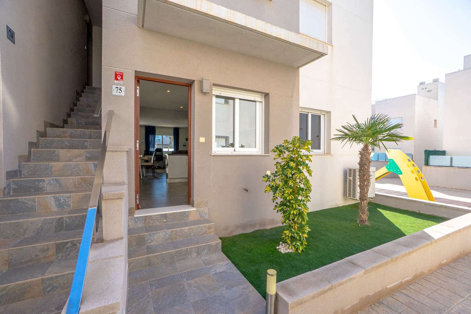 2 soveværelse Lejlighed til salg i Torrevieja med swimmingpool garage - € 265.000 (Ref: 9625403)