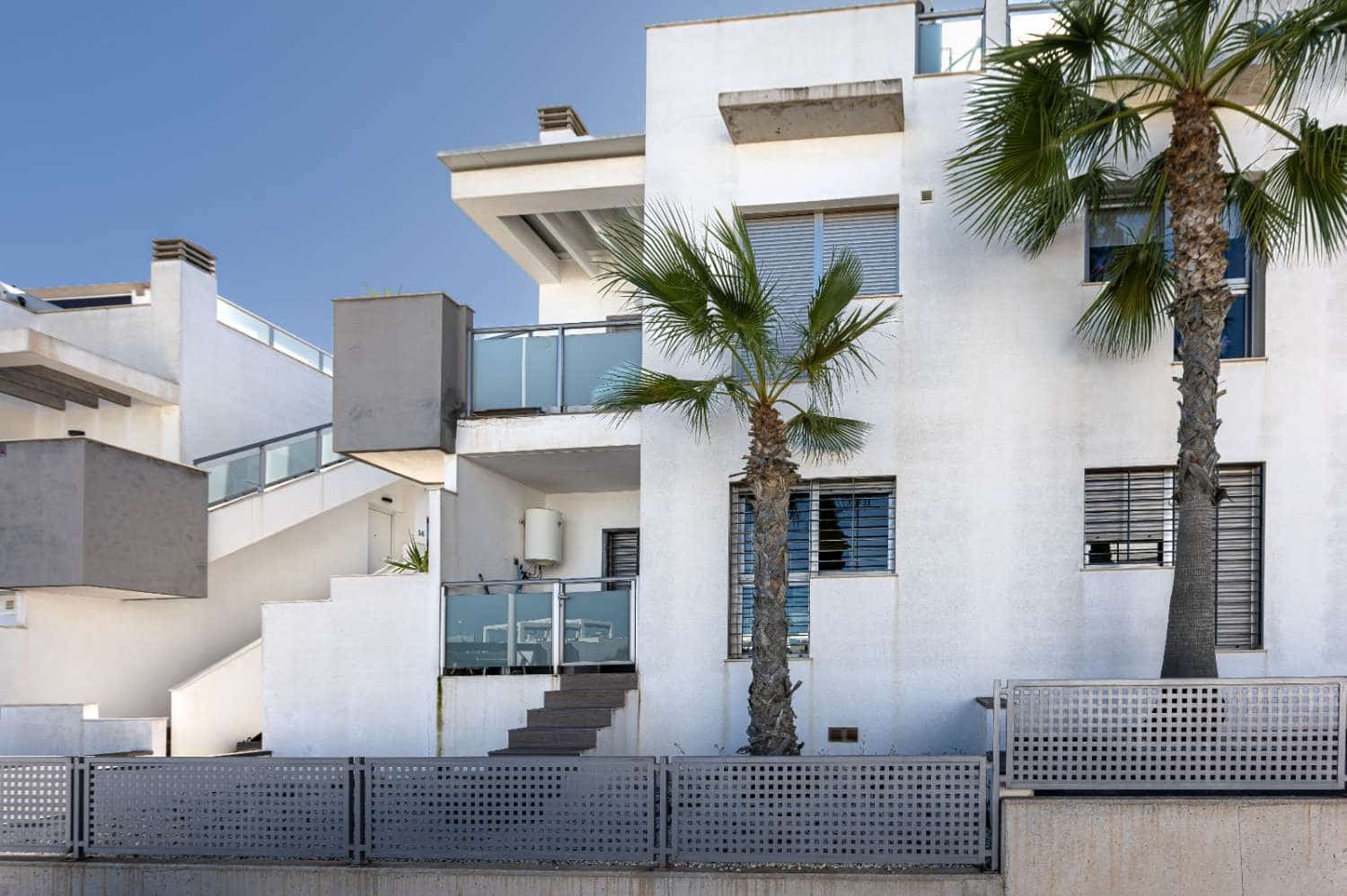 2 bedroom Apartment for sale in Punta Prima with pool garage - € 229,500 (Ref: 9629794)