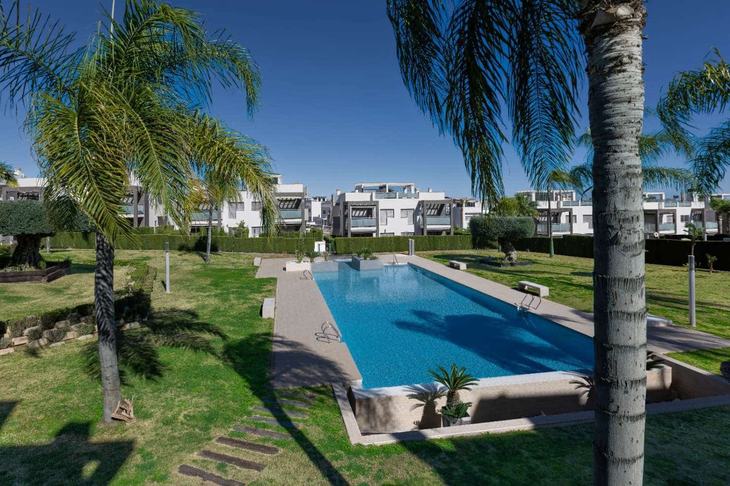 2 bedroom Apartment for sale in Punta Prima with pool garage - € 229,500 (Ref: 9629794)