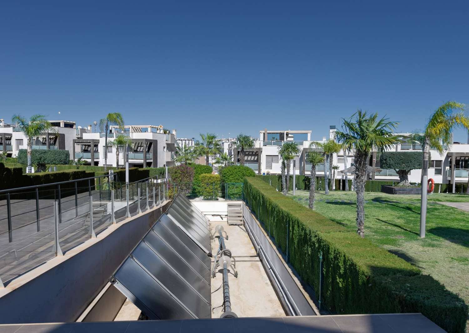 2 bedroom Apartment for sale in Punta Prima with pool garage - € 229,500 (Ref: 9629794)