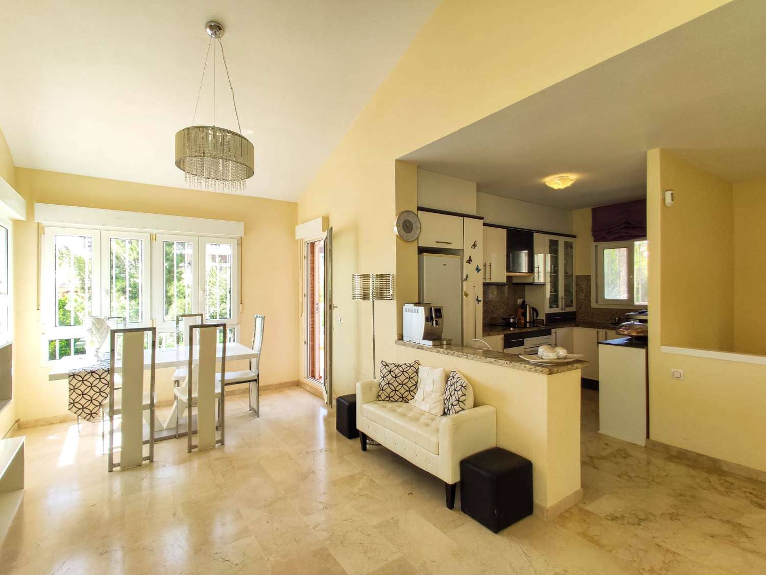 4 sovrum Villa till salu i Orihuela Costa med pool garage - 495 000 € (Ref: 9634083)