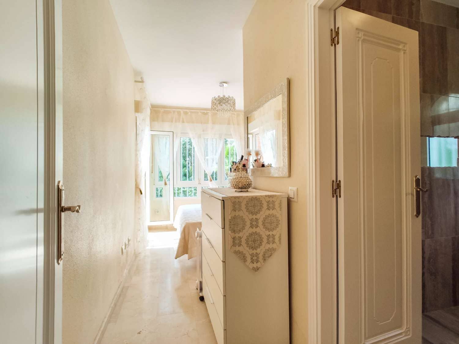 4 sovrum Villa till salu i Orihuela Costa med pool garage - 495 000 € (Ref: 9634083)