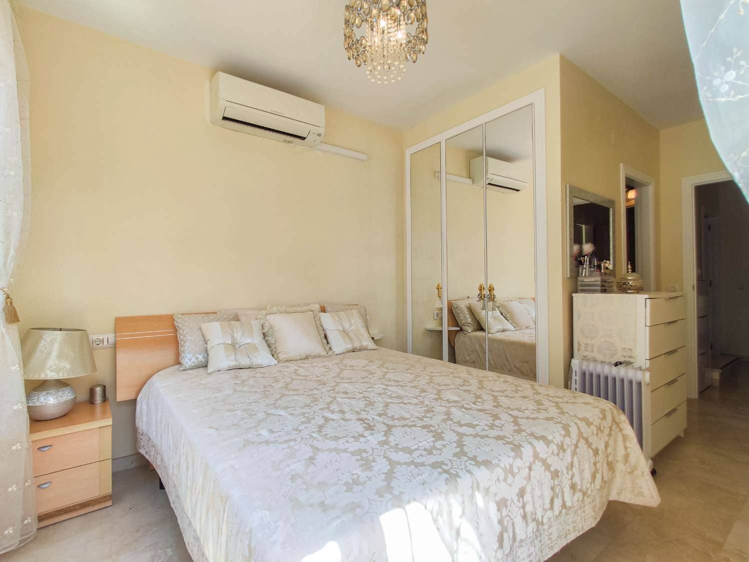 4 sovrum Villa till salu i Orihuela Costa med pool garage - 495 000 € (Ref: 9634083)