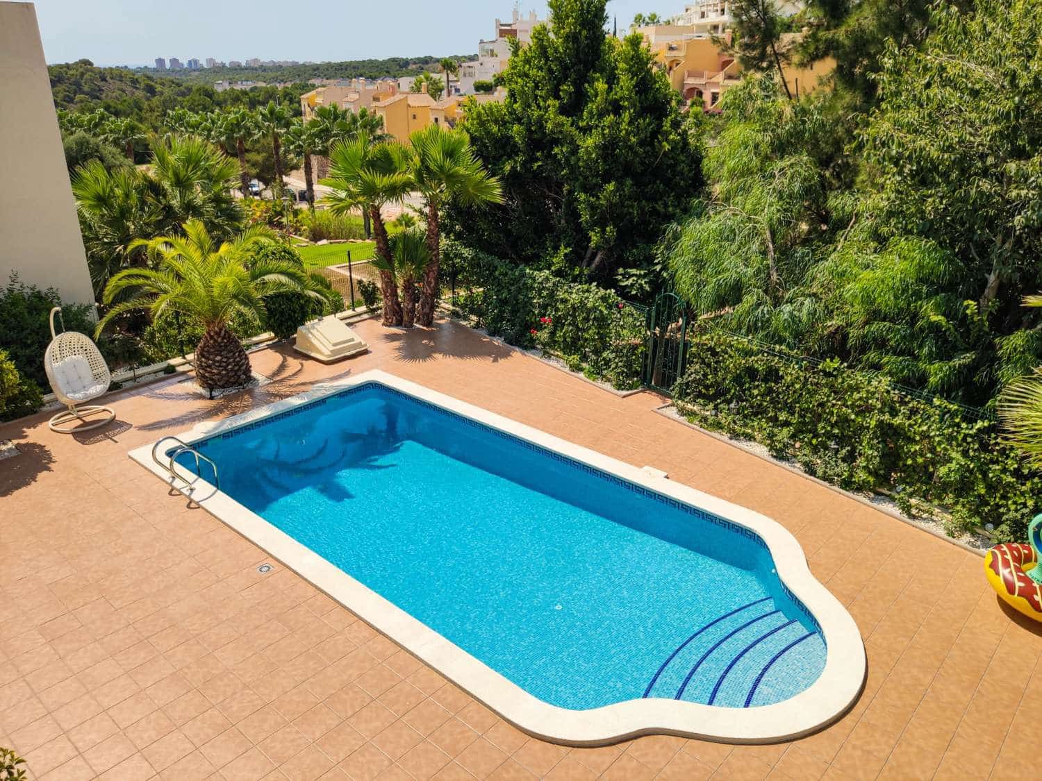 4 sovrum Villa till salu i Orihuela Costa med pool garage - 495 000 € (Ref: 9634083)