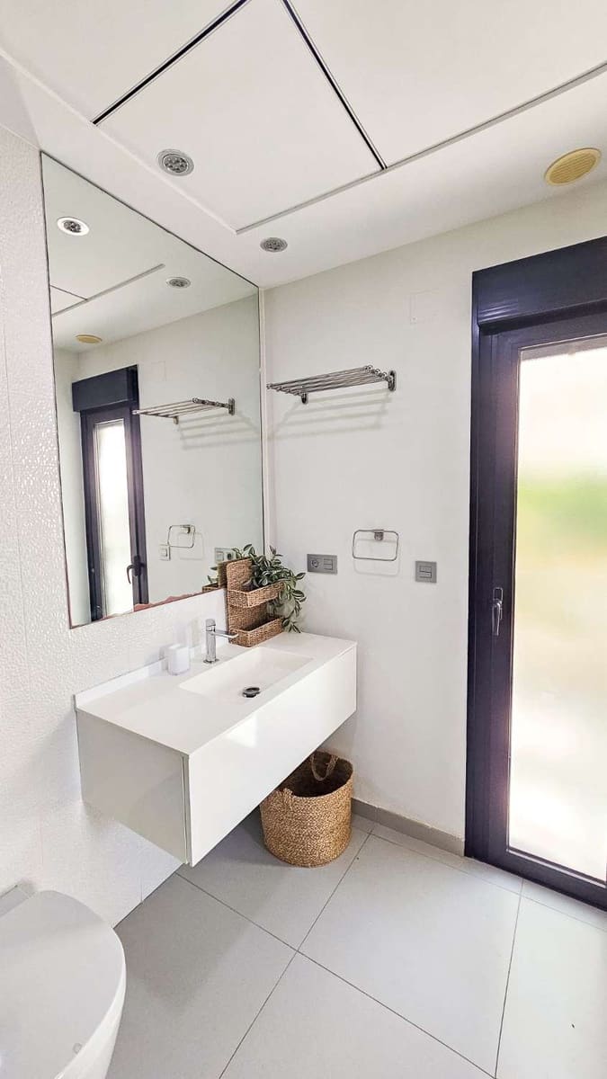 3 makuuhuone Huvila myytävänä paikassa Rojales mukana uima-altaan 
autotalli - 458 900 € (Ref: 9634084)