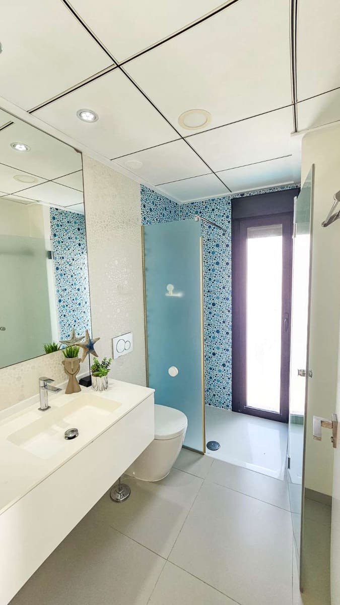 3 makuuhuone Huvila myytävänä paikassa Rojales mukana uima-altaan 
autotalli - 458 900 € (Ref: 9634084)