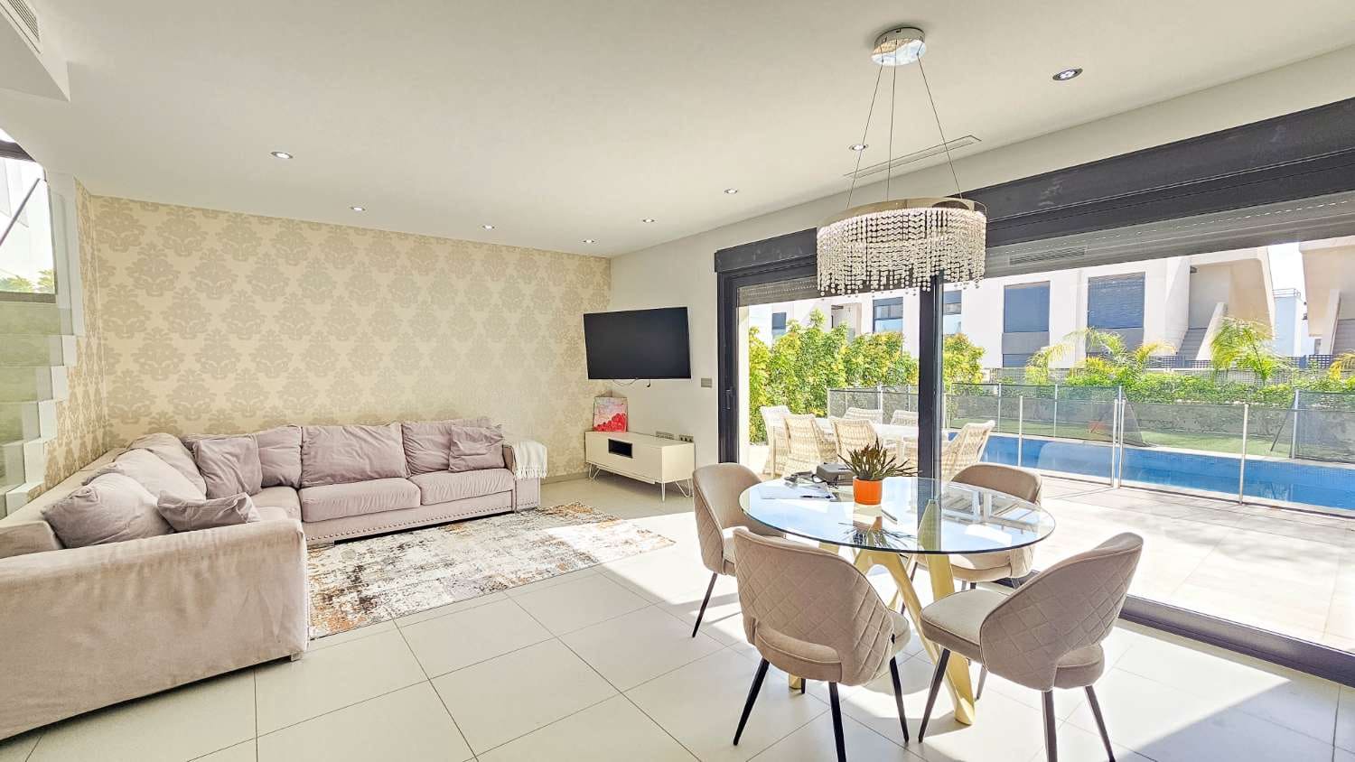 3 makuuhuone Huvila myytävänä paikassa Rojales mukana uima-altaan 
autotalli - 458 900 € (Ref: 9634084)