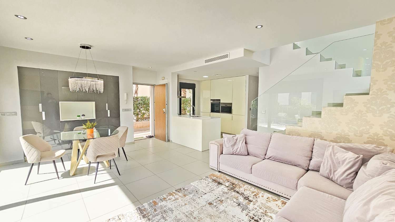 3 makuuhuone Huvila myytävänä paikassa Rojales mukana uima-altaan 
autotalli - 458 900 € (Ref: 9634084)