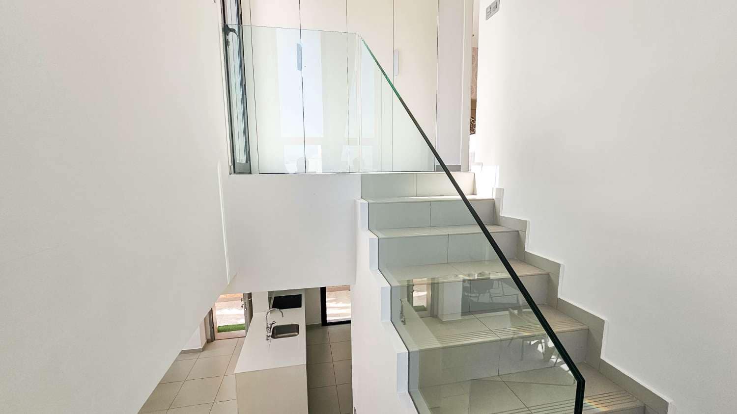 3 makuuhuone Huvila myytävänä paikassa Rojales mukana uima-altaan 
autotalli - 458 900 € (Ref: 9634084)