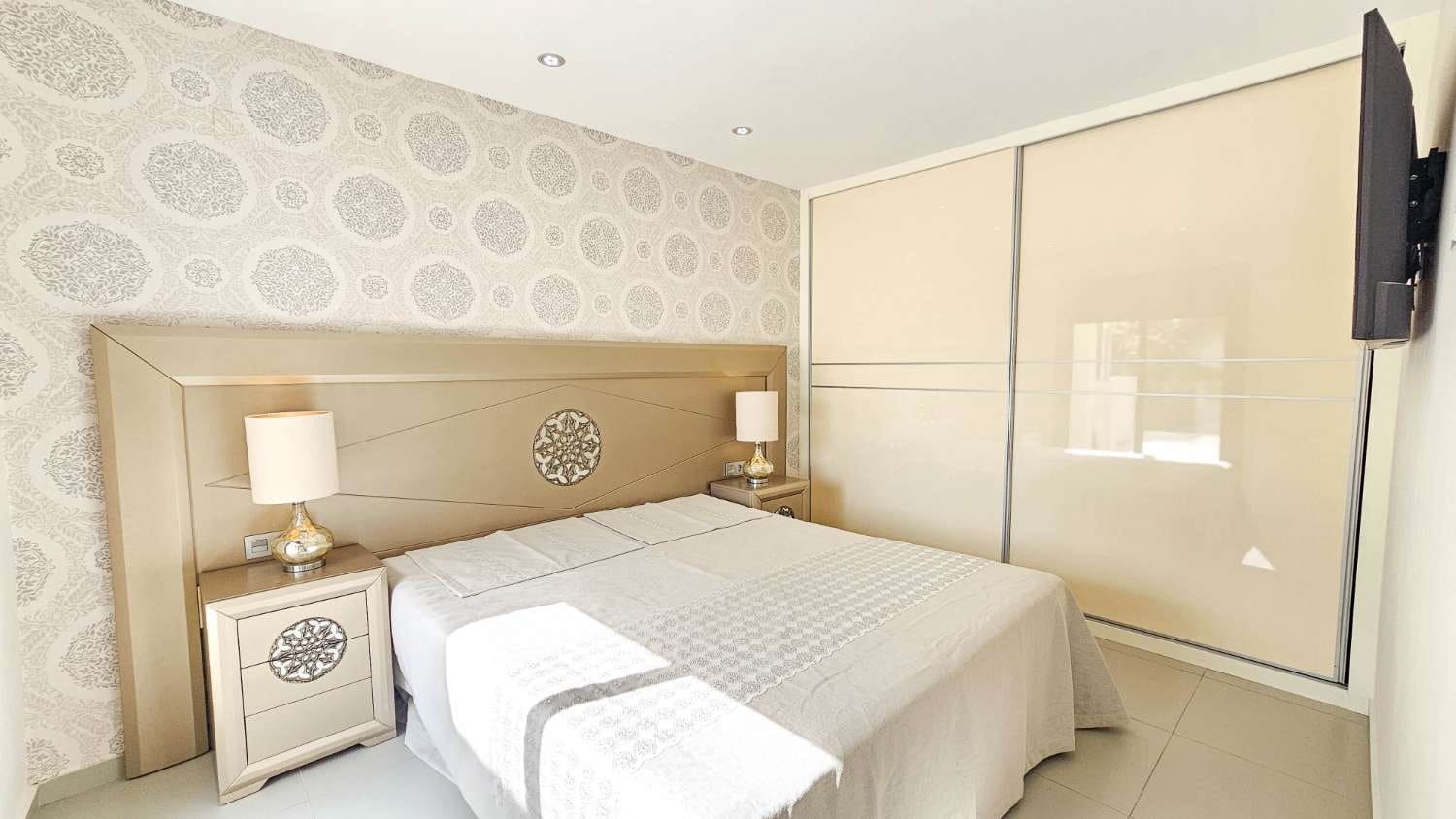 3 makuuhuone Huvila myytävänä paikassa Rojales mukana uima-altaan 
autotalli - 458 900 € (Ref: 9634084)