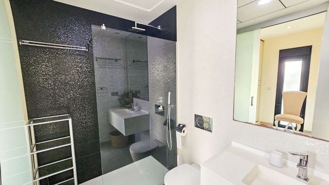 3 makuuhuone Huvila myytävänä paikassa Ciudad Quesada, Rojales mukana uima-altaan 
autotalli - 458 900 € (Ref: 9634084)