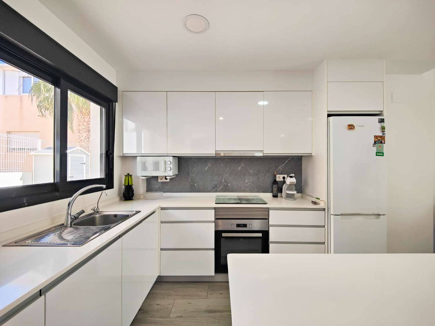 3 soveværelse Lejlighed til salg i Guardamar del Segura med swimmingpool garage - € 289.900 (Ref: 9644649)