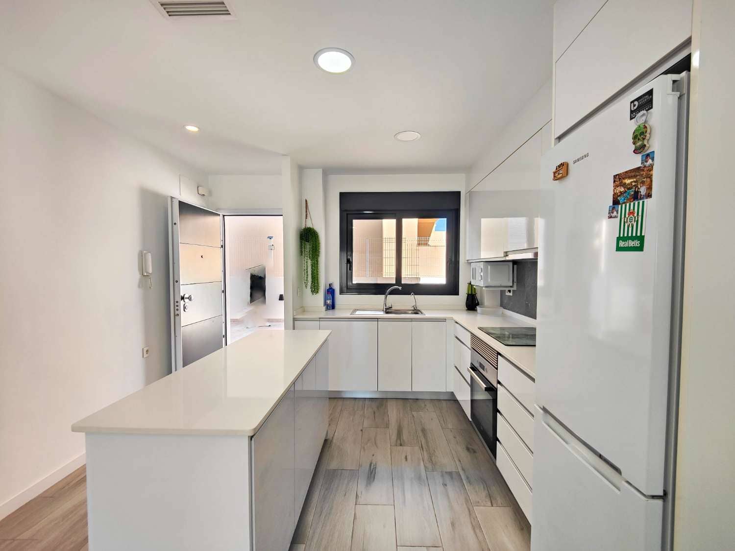 3 soveværelse Lejlighed til salg i Guardamar del Segura med swimmingpool garage - € 289.900 (Ref: 9644649)