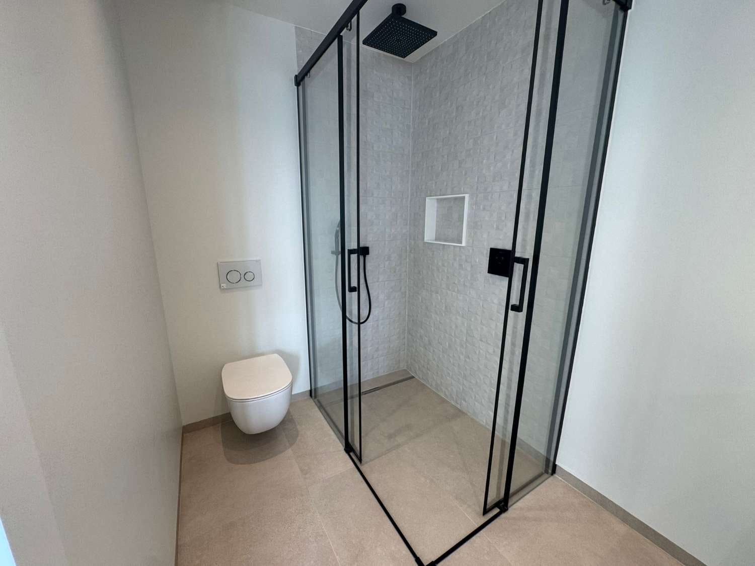 Apartamento de 2 habitaciones en Las Colinas Golf en venta con piscina - 945.000 € (Ref: 9647867)