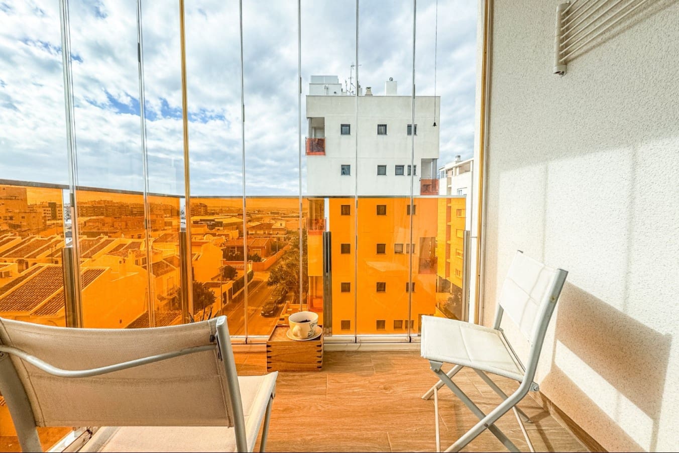 2 soverom Leilighet til salgs i Torrevieja med svømmebasseng garasje - € 215 000 (Ref: 9647871)