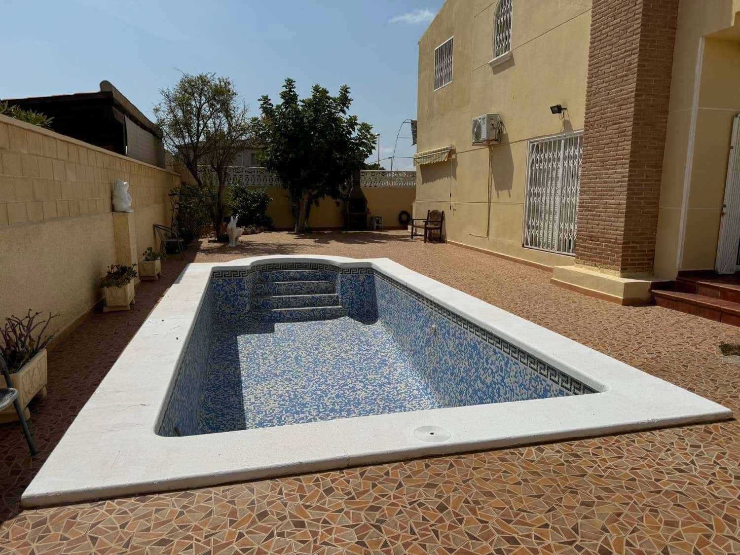 4 makuuhuone Huvila myytävänä paikassa Orihuela Costa mukana uima-altaan - 570 000 € (Ref: 9666141)