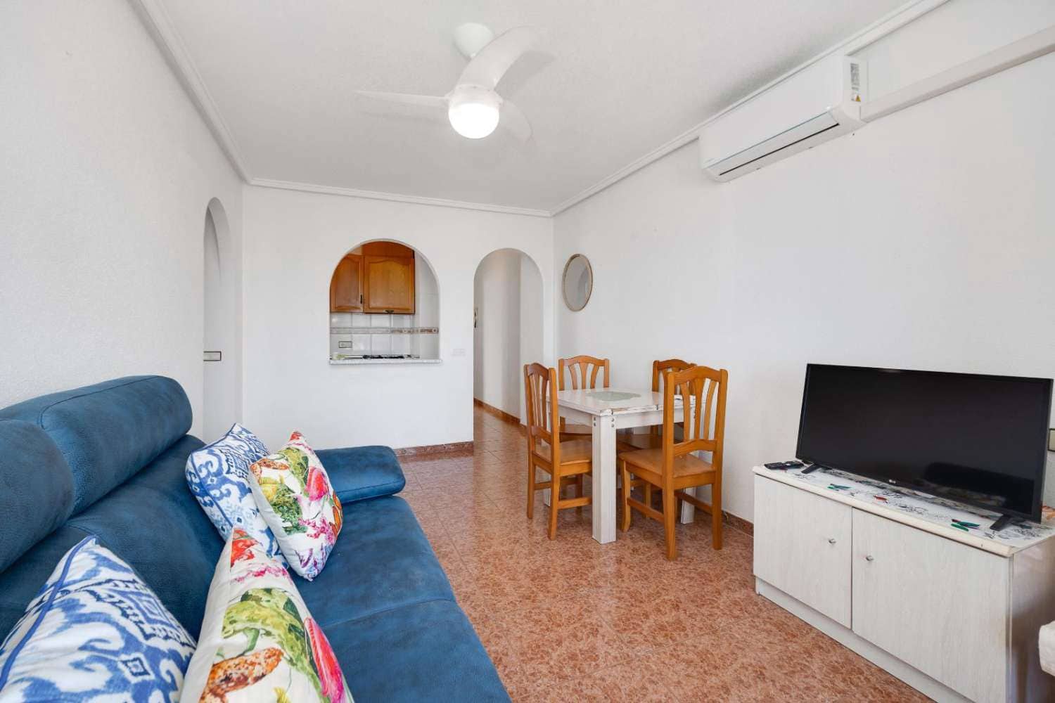 2 bedroom Apartment for sale in Torrevieja with pool - € 159,969 (Ref: 9670219)