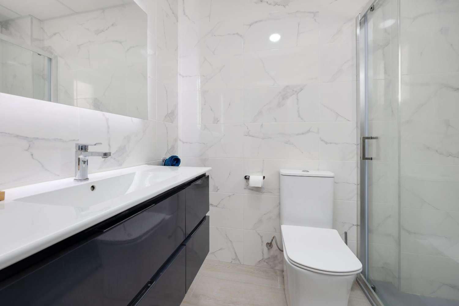 2 bedroom Apartment for sale in Torrevieja with pool - € 159,969 (Ref: 9670219)