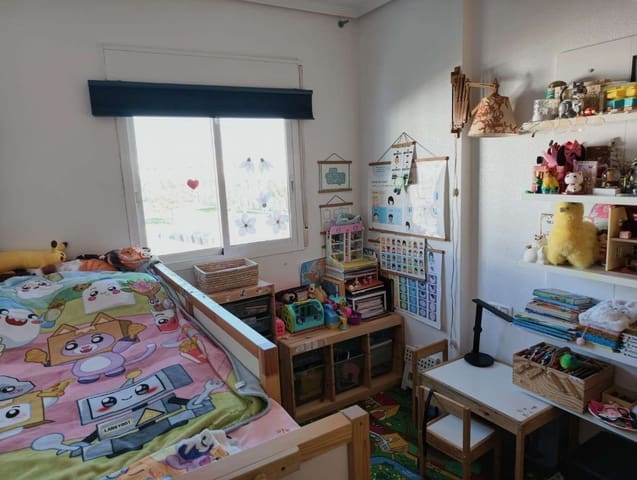 2 slaapkamer Appartement te koop in Punta Prima, Orihuela met zwembad garage - € 235.000 (Ref: 9673969)