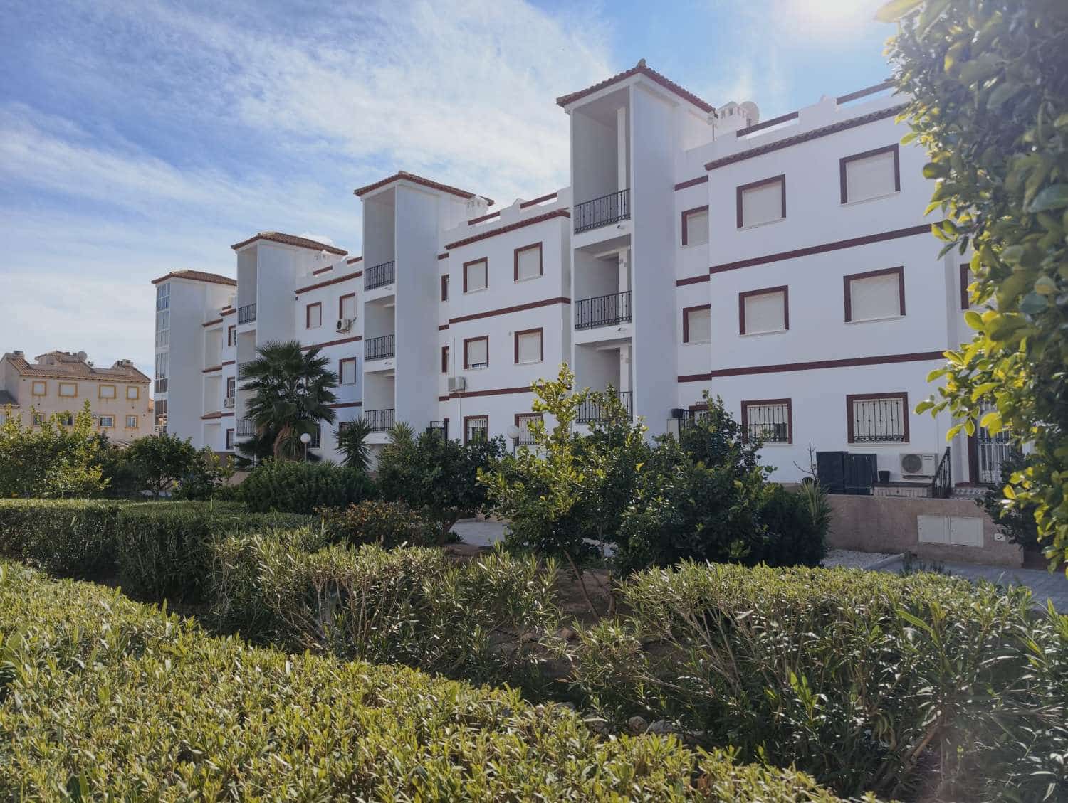 2 slaapkamer Appartement te koop in Orihuela Costa met zwembad garage - € 235.000 (Ref: 9673969)