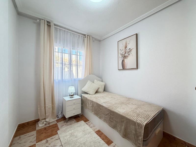 2 soverom Bungalow til salgs i Orihuela Costa med svømmebasseng garasje - € 225 000 (Ref: 9677008)