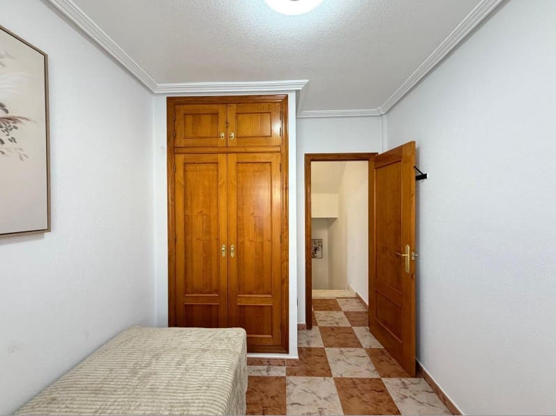 2 soverom Bungalow til salgs i Orihuela Costa med svømmebasseng garasje - € 225 000 (Ref: 9677008)