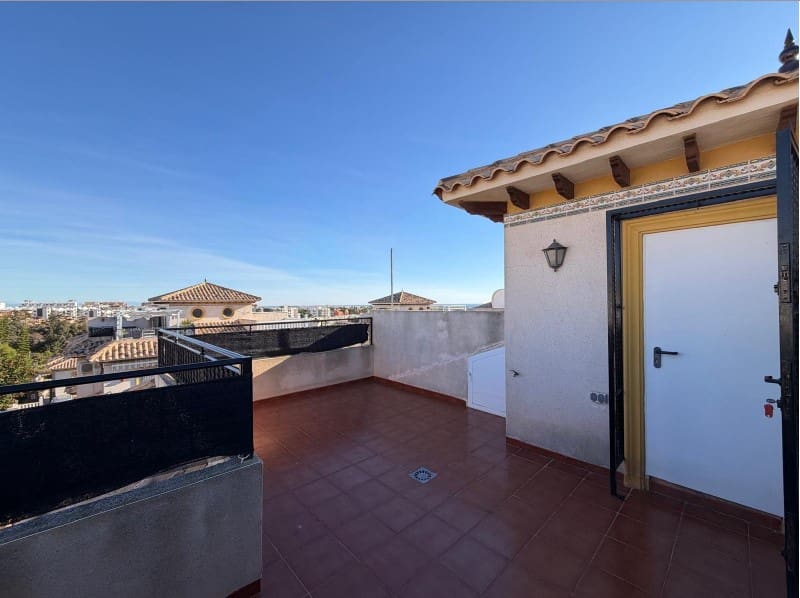 2 soverom Bungalow til salgs i Orihuela Costa med svømmebasseng garasje - € 225 000 (Ref: 9677008)