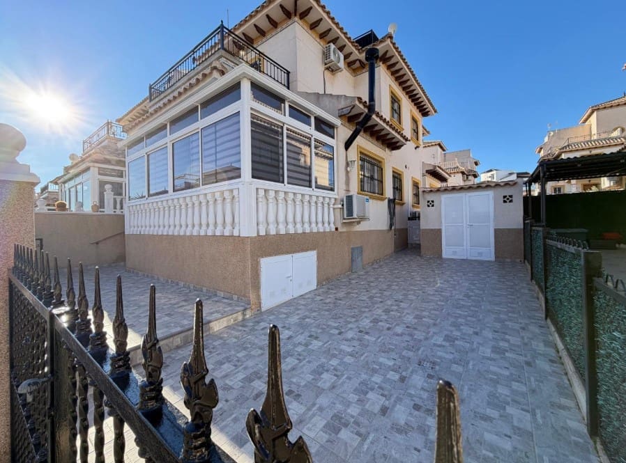 2 soverom Bungalow til salgs i Orihuela Costa med svømmebasseng garasje - € 225 000 (Ref: 9677008)