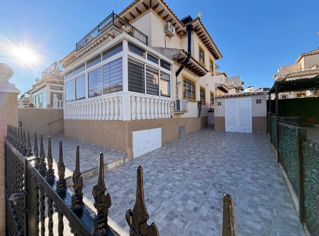 2 soverom Bungalow til salgs i Blue Lagoon med svømmebasseng garasje - € 225 000 (Ref: 9677008)